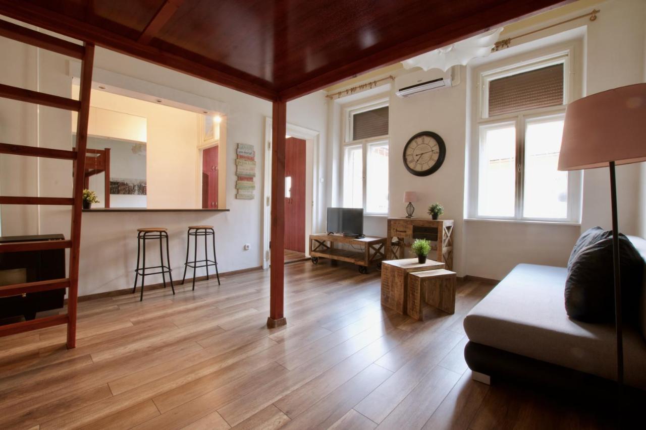 Standard Apartment By Hi5 - Nyugati Square Budapeste Exterior foto
